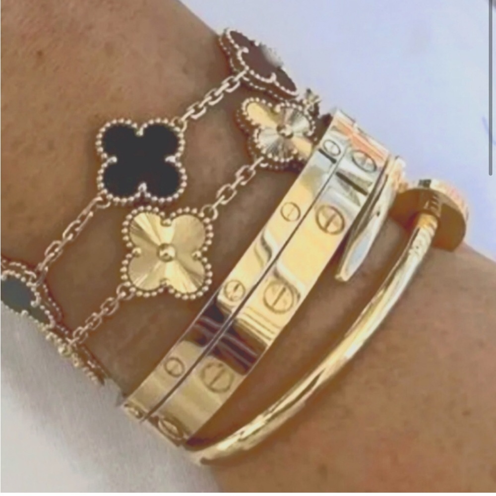 Gold 5 Quatrefoil Clover Motif Bracelet - Picture 4 of 11